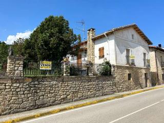 Casa a Merindad de Valdivielso. Casa de 3 plantas, necesita reforma