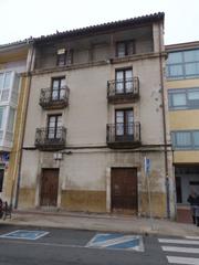 Casa a Villarcayo de Merindad de Castilla la Vieja. Casa en la plaza de villarcayo