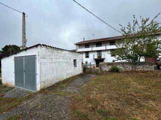 Casa a Merindad de Montija. Casa de pueblo con terreno