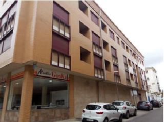 Edifici a Medina de Pomar. Edificio con garajes y locales en medina de pomar