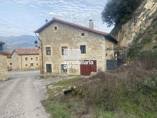 Casa a Merindad de Valdivielso. Casa para entrar a vivien en el valle de valdivielso