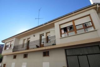 Casa a Medina de Pomar. Casa con txoko y bodega