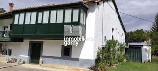 Maison à Espinosa de los Monteros. Casa pareada con terreno en la merindad de sotoscueva