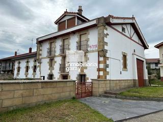 Casa in Valle de Valdebezana. Venta de casona cerca de las playas de arija