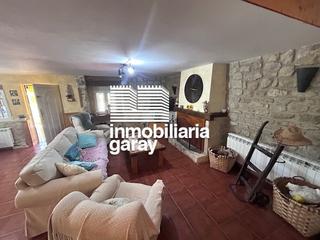 Casa a Valle de Tobalina. Casa de piedra, restaurada con terreno