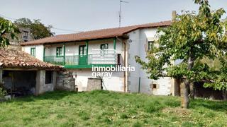 Casa a Villarcayo de Merindad de Castilla la Vieja. Casa con terreno y vistas para reformar