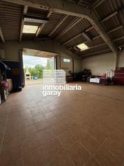 Terreny residencial a Medina de Pomar. Terreno con nave en criales de losa