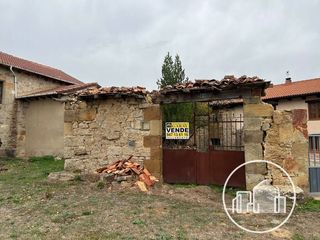 House in Valderredible. Casa para reformar con terreno en renedo de bricia