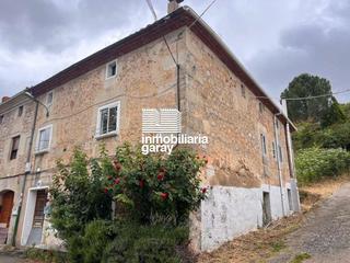 Casa a schiera in Oña. Bonita casa de piedra en el valle de caderechas