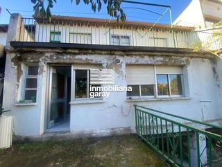 Casa a Villarcayo de Merindad de Castilla la Vieja. Se vende casa con terreno en el centro de villarcayo