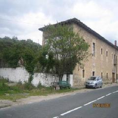 Haus in Oña. Casa de piedra  con terreno para reformar