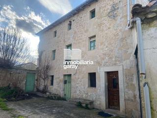 Casa a Villarcayo de Merindad de Castilla la Vieja. Casa de piedra con terreno muy cerca de villarcayo