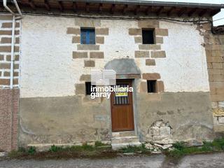 Casa a Valderredible. Casa  con terreno para reformar en el valle de valderredible
