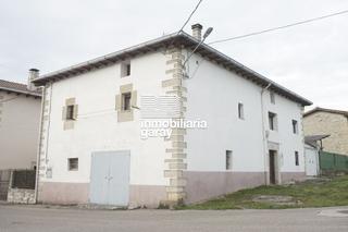 Casa a Valle de Losa. Preciosa casa de 3 plantas en el valle de losa