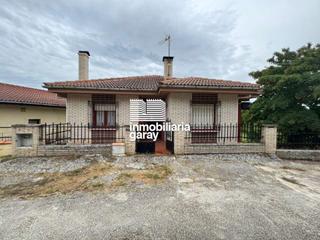 Casa a Villarcayo de Merindad de Castilla la Vieja. Casa con terreno urbano en villalain