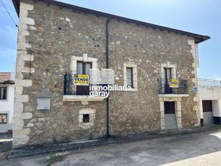Casa a Merindad de Montija. Casa con terreno al lado en la merindad de montija, muy proxima