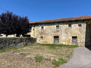 Casa en Valle de Valdebezana. Se venden dos casas para reformar en bezana