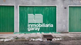 Autoparkplatz in Medina de Pomar. Plaza de garaje en la granja san pedro.