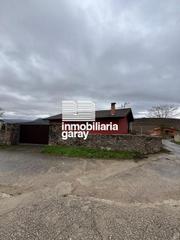 Casa en Valle de Losa. Casa individual de una planta con terreno en el valle de losa