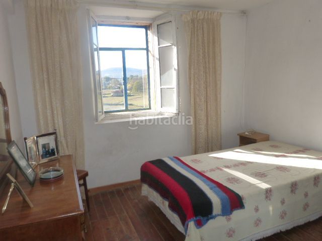 Foto 2cc20e25-2765-4ed7-a898-71988b3eaa84. Casa  de pueblo con terreno en Valle de Valdebezana
