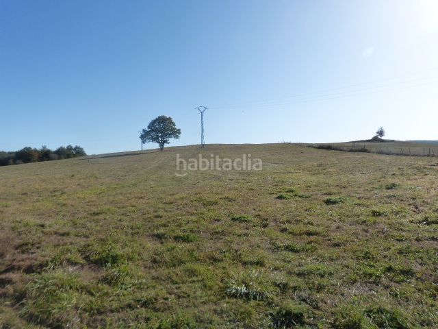 Foto b229c381-12dc-4d6b-ba61-be36e8347298. Casa  de pueblo con terreno en Valle de Valdebezana