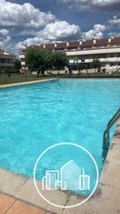 Pis a Medina de Pomar. Piso en venta en urbanización privada con piscina