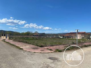 Residential Plot in Villarcayo de Merindad de Castilla la Vieja. Se vende terreno urbano en campo de aviacion de villarcayo