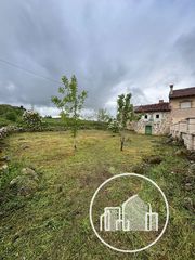 Casa in Valle de Valdebezana. !ocasion!  casa para reformar con terreno en el valle de valdebe