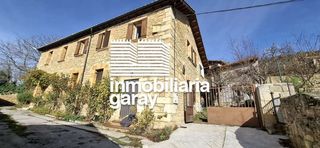 Casa in Valle de Valdebezana. Dos casas a la venta con jardín interior en el valle de valdebez