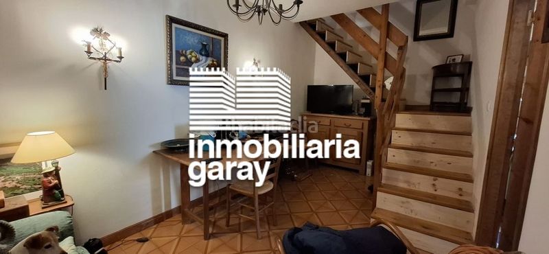 Foto 2bd28efc-bb5b-49a7-921d-f3eae8635f77. Casa dos casas a la venta con jardín interior en el en Valle de Valdebezana