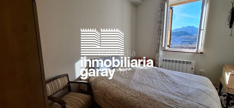 Foto bce84f5d-0091-4d89-b148-dd74213e0e80. Casa dos casas a la venta con jardín interior en el en Valle de Valdebezana