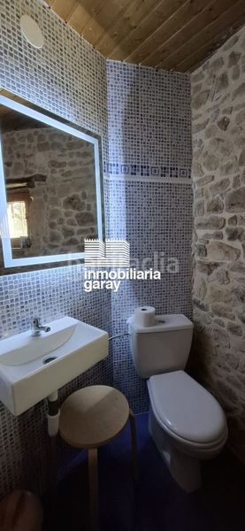 Foto e684ebab-896f-44dd-8edb-02c889f6af40. Casa dos casas a la venta con jardín interior en el en Valle de Valdebezana