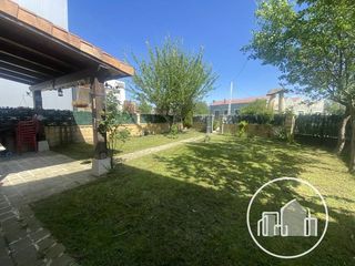 Casa a Villarcayo de Merindad de Castilla la Vieja. Casa con terreno muy cerca de villarcayo