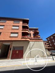 Piso en Medina de Pomar. Se vende piso en el centro de medina con garaje y trastero