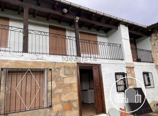 Casa in Valle de Valdebezana. Casa con jardín y pabellón en la merindad de valdeporres burgos