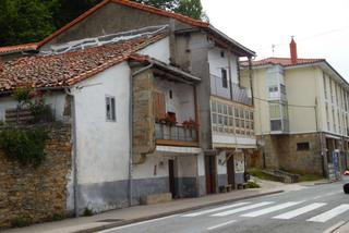 Casa a Espinosa de los Monteros. Casa en calle principal de espinosa