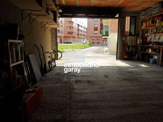 Local Comercial a Medina de Pomar. Lonja cerrada con txoko y garaje