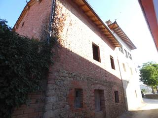 Casa a Medina de Pomar. Casa de piedra para reformar