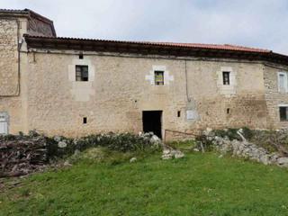 Maison à Valle de Manzanedo. Casa con tejado nuevo en el valle de manzanedo