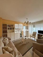 Appartement à Medina de Pomar. Piso en urbanización con lonja