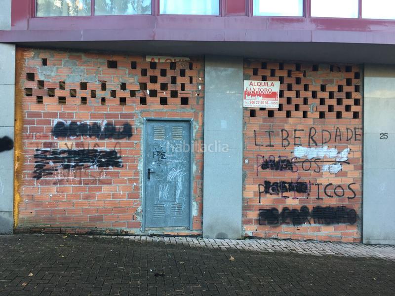 Foto 7090d6b1-20fa-4f0b-a3d9-191599d758dd. Alquiler local comercial en praza da miñoca 25 se alquila local comercial en plaza miñoca en Vigo