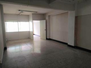 Rent Office space in Rúa de pizarro 54. Entreplanta amplia