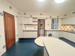 Miete Etagenwohnung  Rúa de urzáiz. Piso 4 dormitorios, con garaje, cerca de vialia
