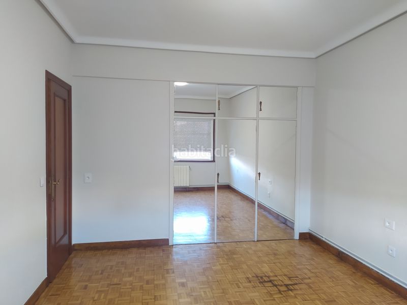 Foto f5ca1884-92b3-44a5-b117-4de7a66e9645. Rent flat with heating in Fátima Vigo