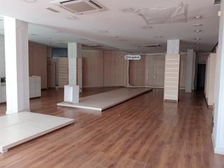Affitto Locale commerciale  Rúa de garcía lorca. Local comercial de más de 150 m2 en la calle en la zona de camel