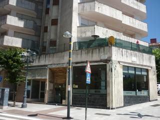 Location Local commercial à Rúa do conde de torrecedeira 103. ¡oportunidad única! se alquila cafetería en excelente ubicación
