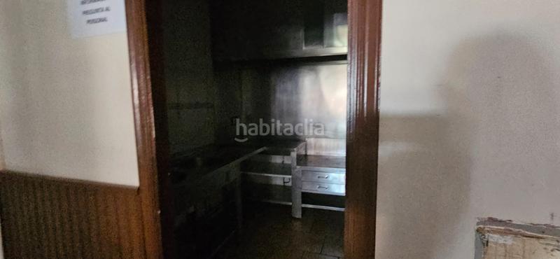 Foto b397550a-9814-4e21-a756-6478113bf4f0. Alquiler local comercial local cafetería en jenaro de la fuente con terraza en Vigo