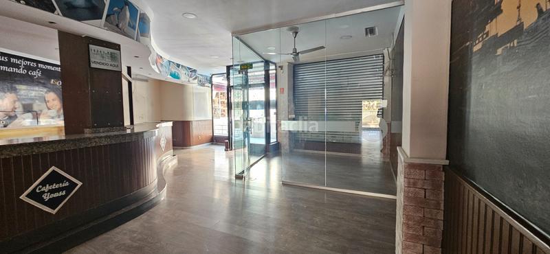 Foto e5428a6d-73c9-4cb1-bcd9-fb68e0de66da. Alquiler local comercial local cafetería en jenaro de la fuente con terraza en Vigo