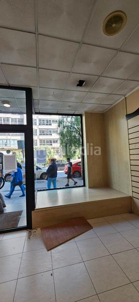 Foto b1998c09-c2eb-4f68-8937-7ccac2c05375. Alquiler local comercial  en travesía en Vigo