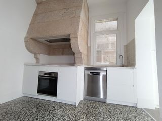 Miete Etagenwohnung in Rúa do príncipe 36. Piso grande en la calle príncipe